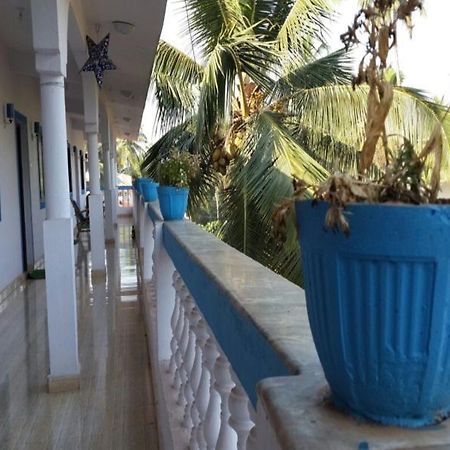 Spot On 61514 Laxmi Guest House 莫尔吉姆 外观 照片